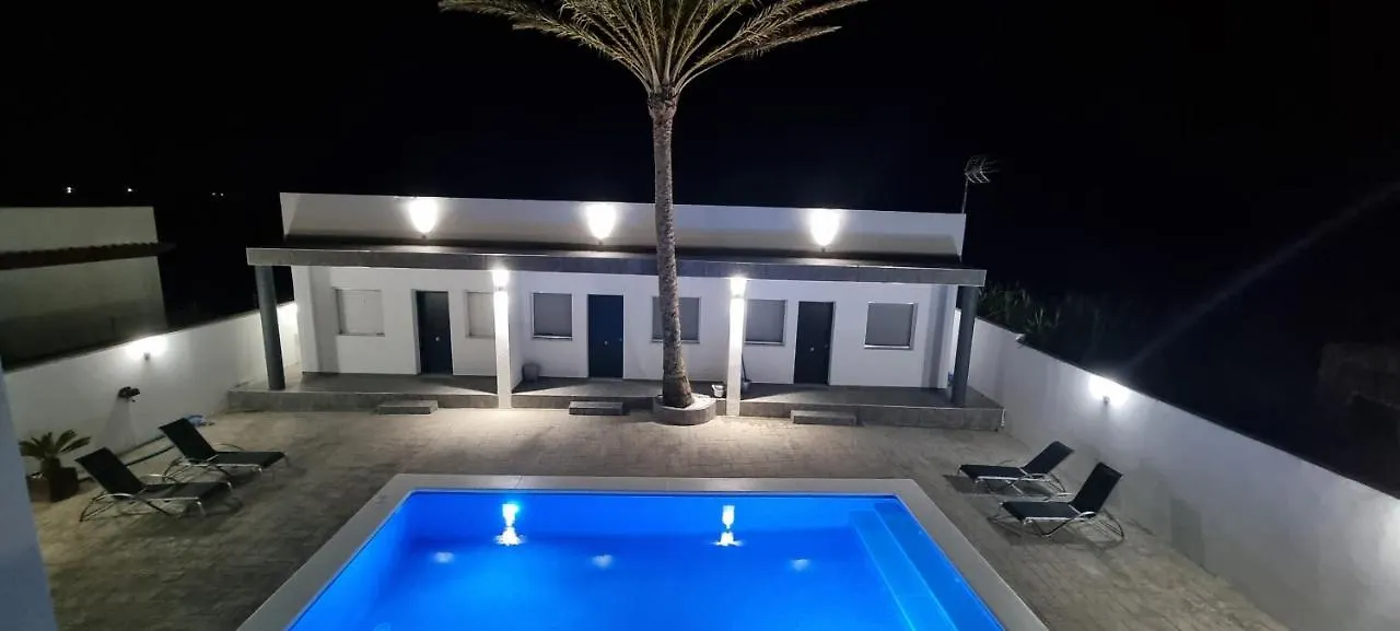 Apartamentos La Playa Barbate 0*,